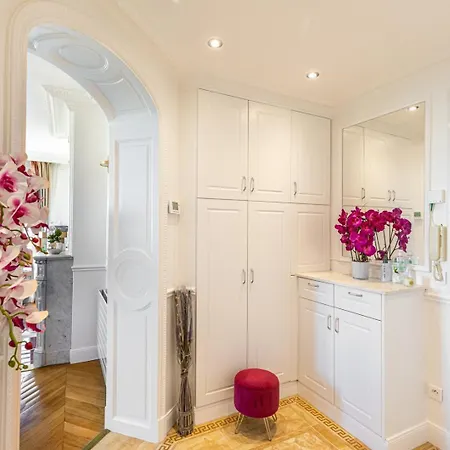 Guestready - Charming Near Museum Of Illusion Appartamento Parigi